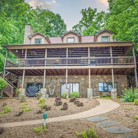 The Lodge On Smith Mountain Lake